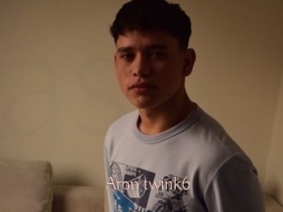 Aron_twink6