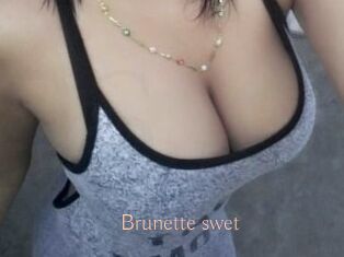 Brunette_swet
