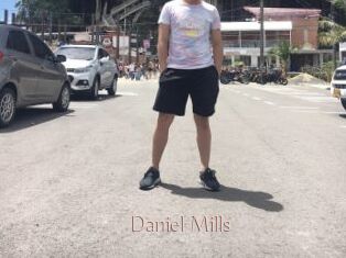 Daniel_Mills