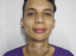 Lukke_Davis