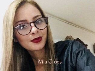 Mia_Croos