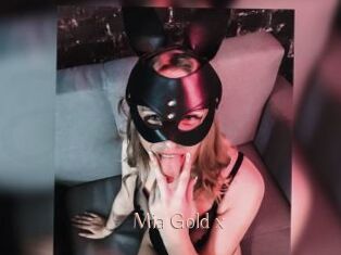 Mia_Gold_x