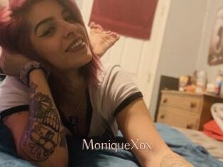 MoniqueXox