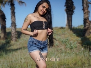 Moon_danii