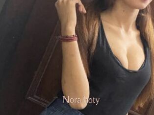 Nora_hoty