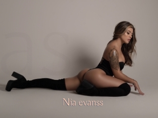 Nia_evanss