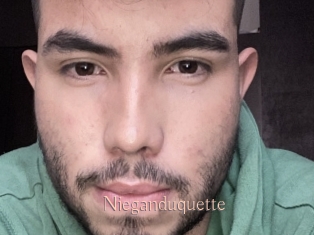 Nieganduquette