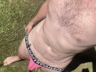 Pinkaugust