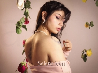 Selene_leon