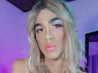 Sunny_hornyx