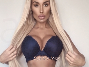 Sydney_foxx
